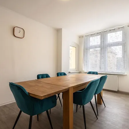 Theater Aparthotel 3*
